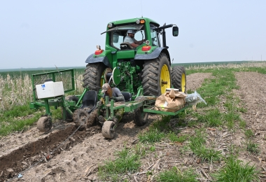 •	Tree planting – Tri-Basin NRD windbreak being planted by the tree crew.